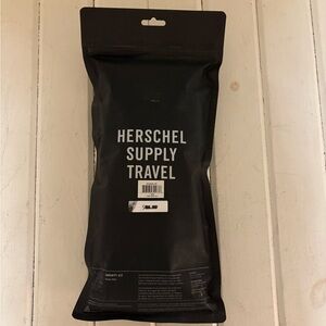 Herschel amenity kit